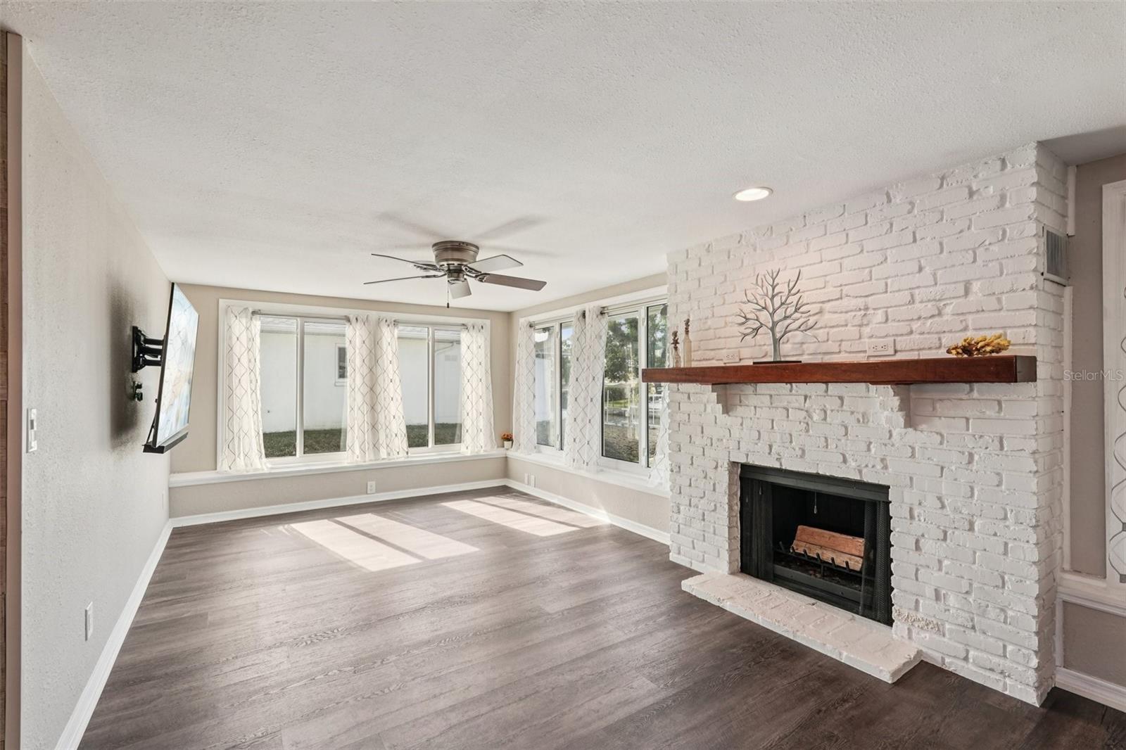 OVERBROOK GARDENS - Residential