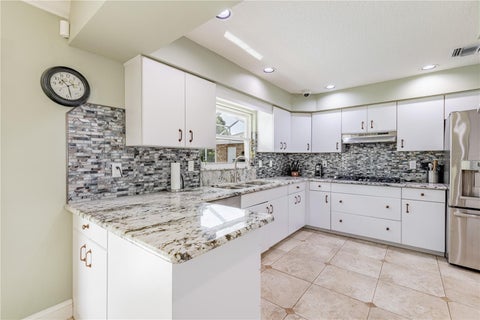 Tiny photo for 32834 Lakeshore Drive, Tavares, FL 32778 (MLS # G5114617)
