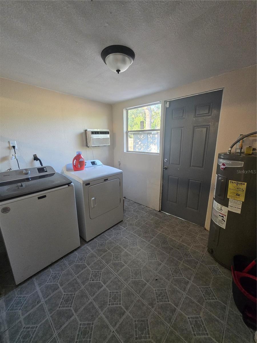 VILLAGE GREEN SUB - Residential Lease