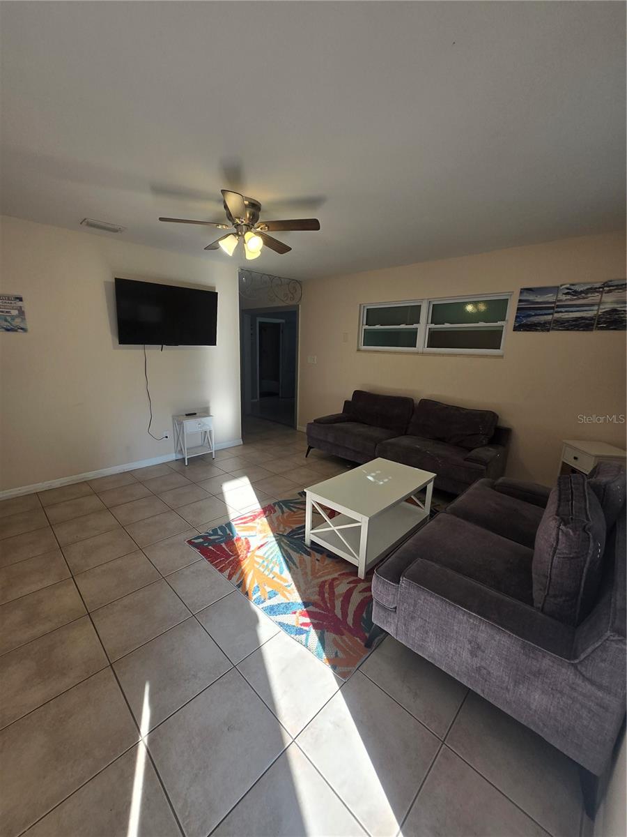 VILLAGE GREEN SUB - Residential Lease