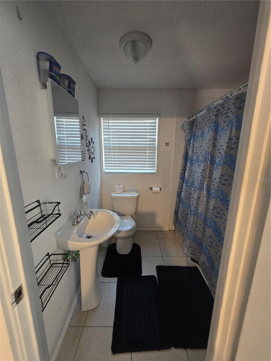 VILLAGE GREEN SUB - Residential Lease