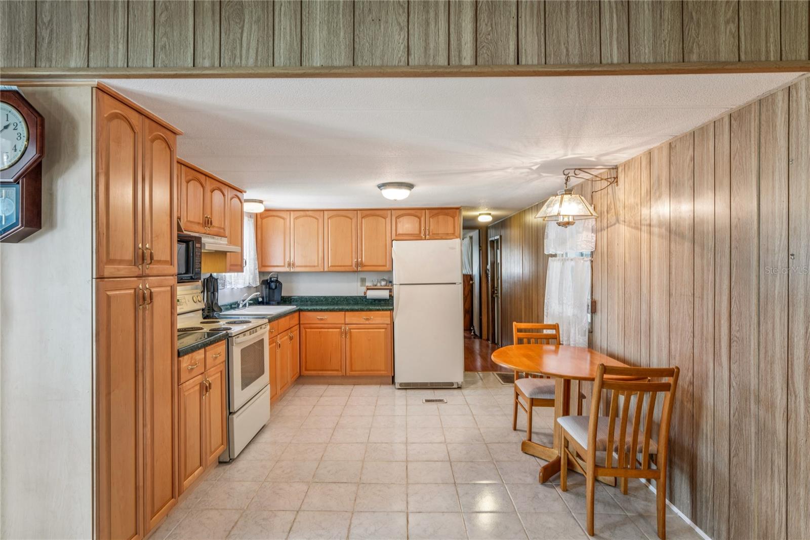 SLEEPY HOLLOW MOBILE ESTATES - Residential