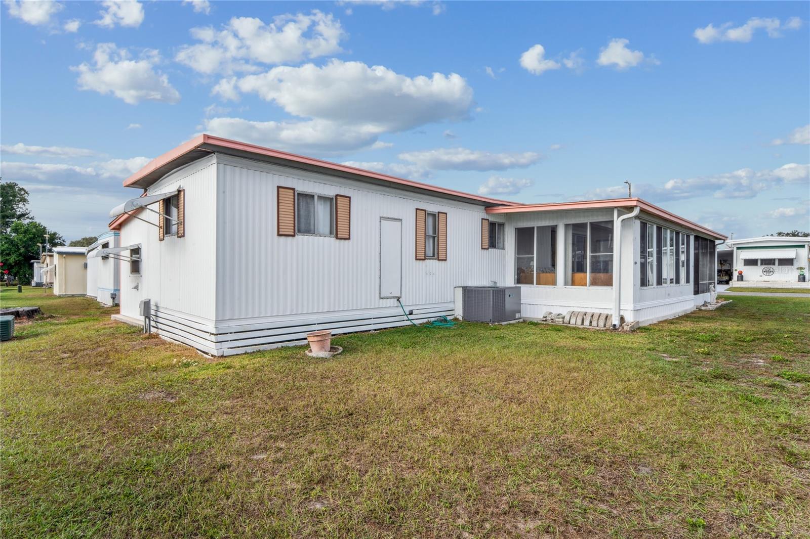 SLEEPY HOLLOW MOBILE ESTATES - Residential