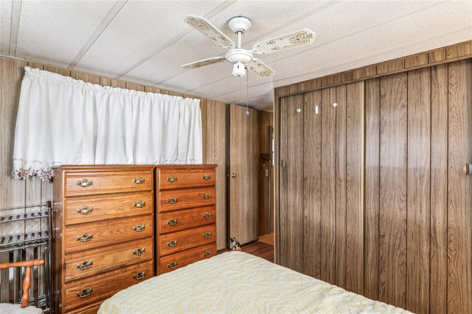 SLEEPY HOLLOW MOBILE ESTATES - Residential