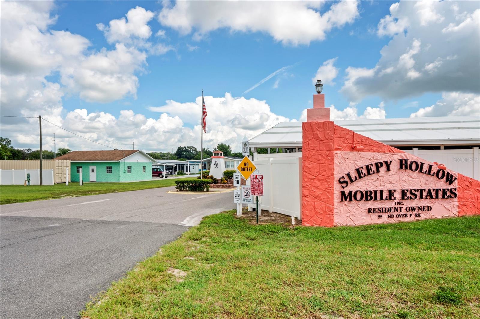 SLEEPY HOLLOW MOBILE ESTATES - Residential