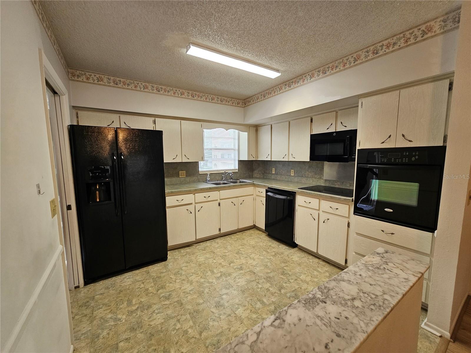 2383 NETHERLANDS DRIVE 39