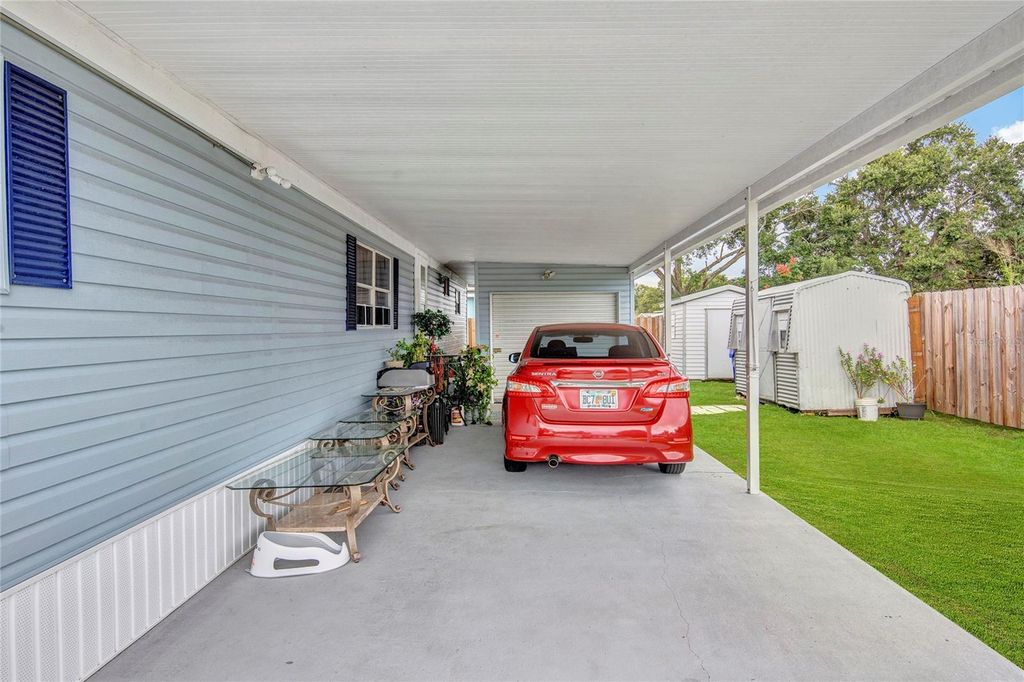 Photo of 902 Columbia Avenue, Saint Cloud, FL 34769 (MLS # S5136642)