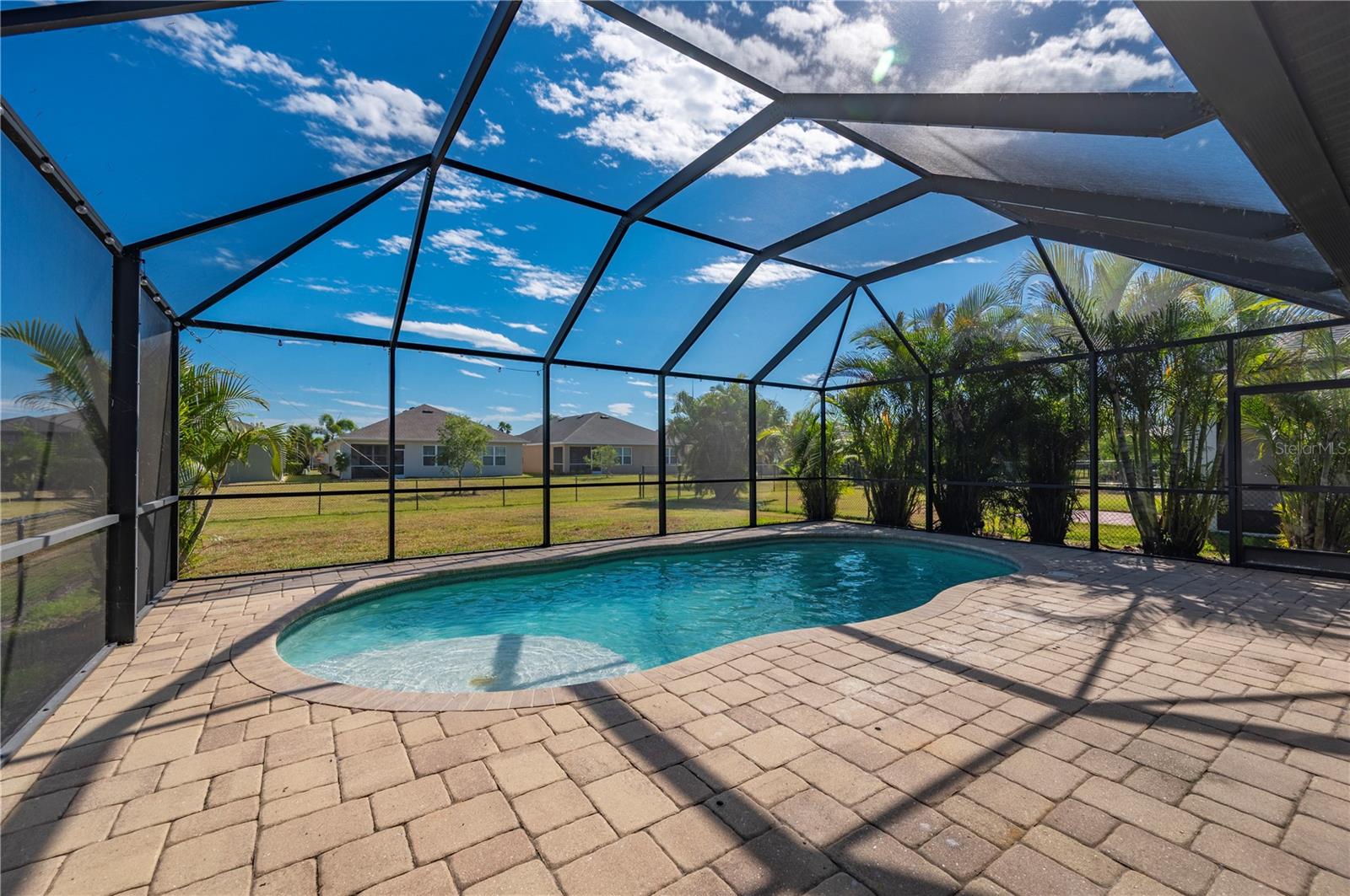 RIVER CLUB - Residential