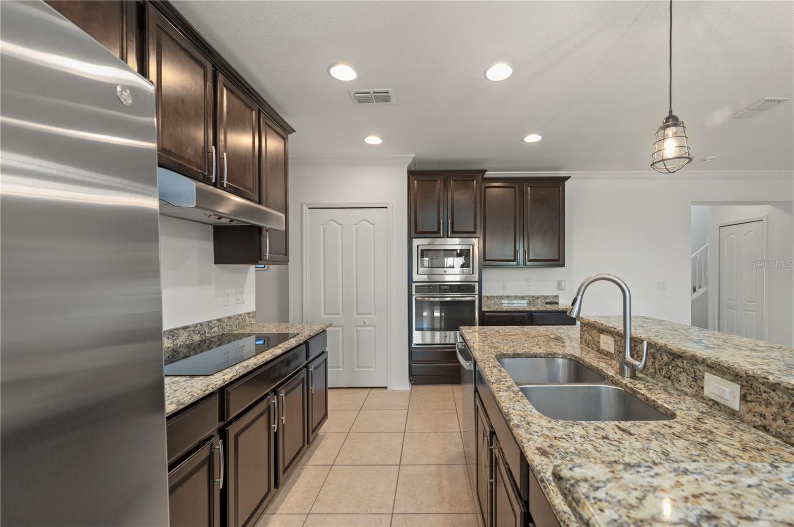 RIVER CLUB - Residential