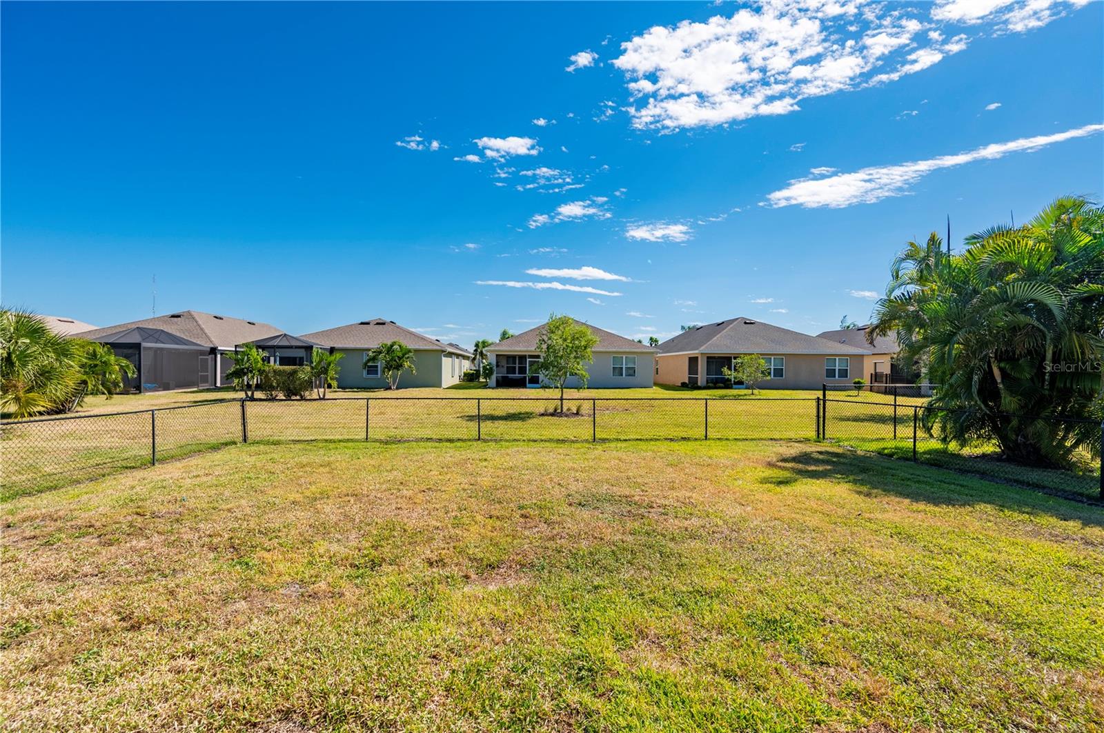 RIVER CLUB - Residential