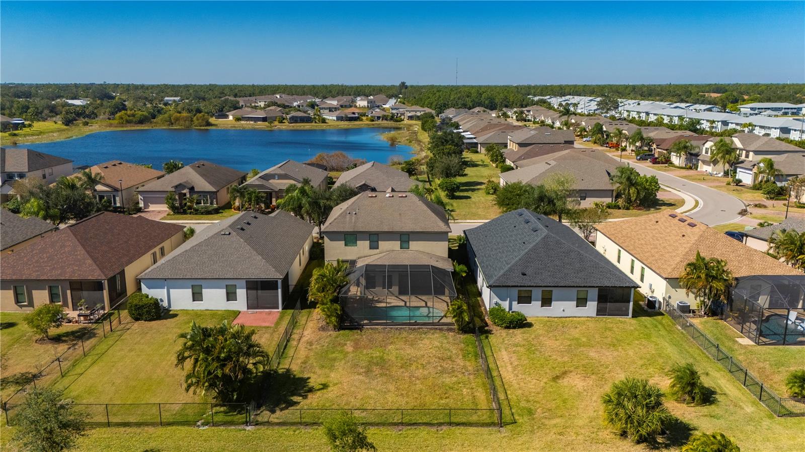 RIVER CLUB - Residential