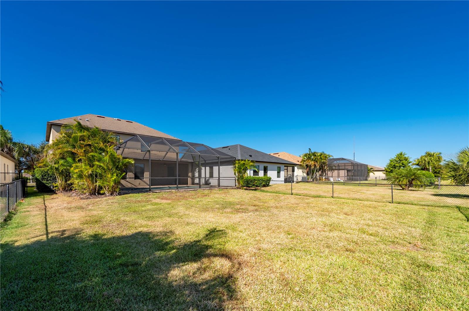 RIVER CLUB - Residential