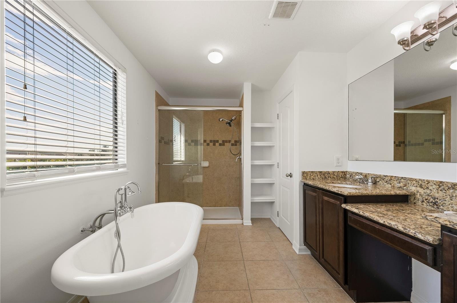 RIVER CLUB - Residential