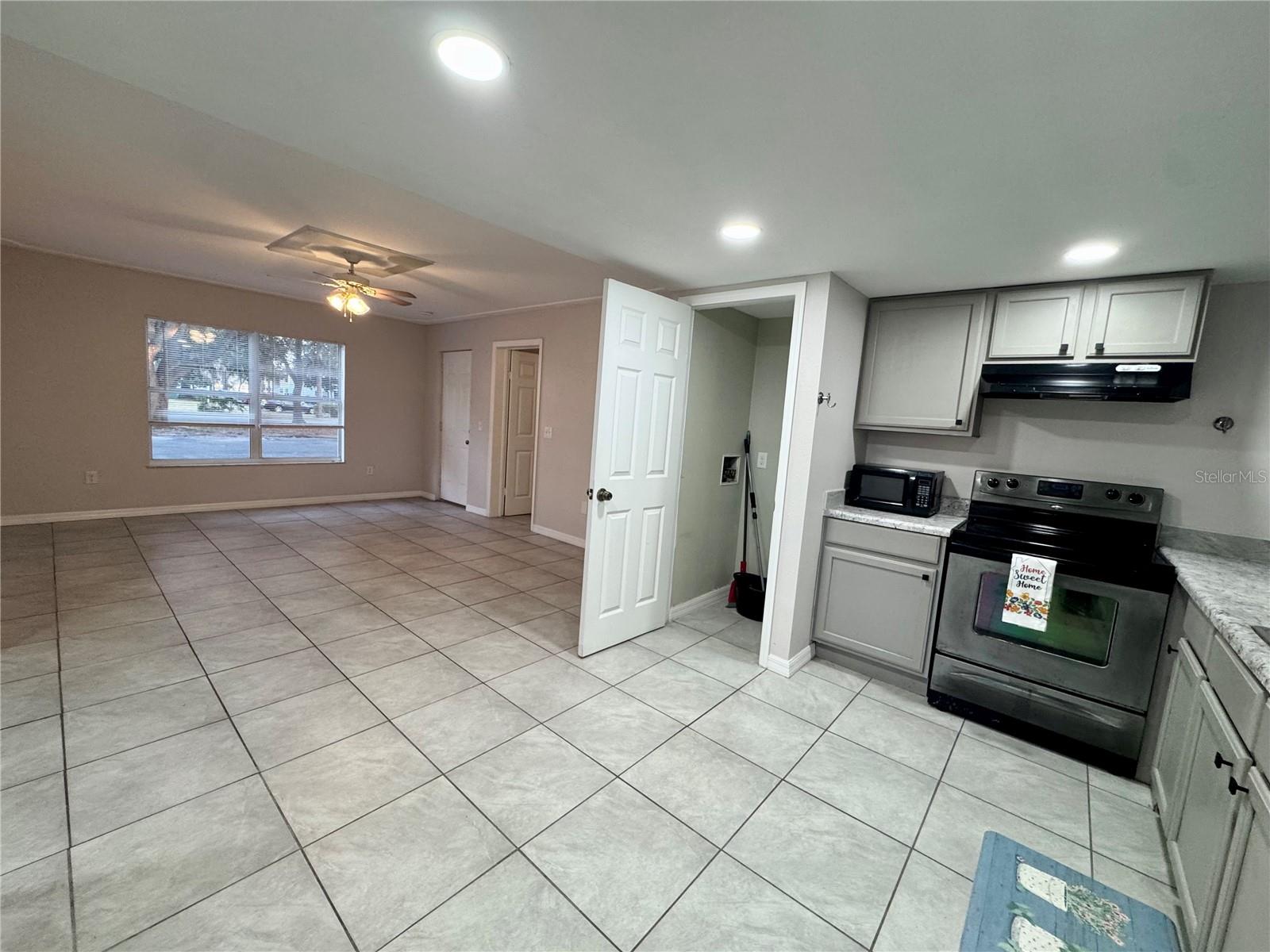 SIVER SPGS SHORES UN 40 - Residential