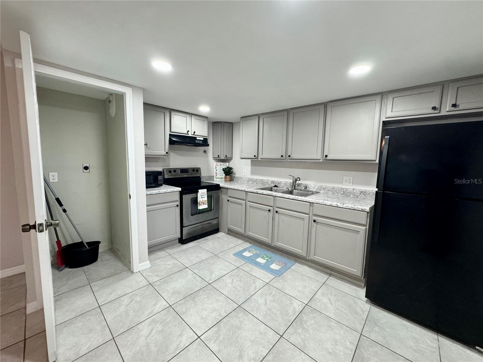 SIVER SPGS SHORES UN 40 - Residential