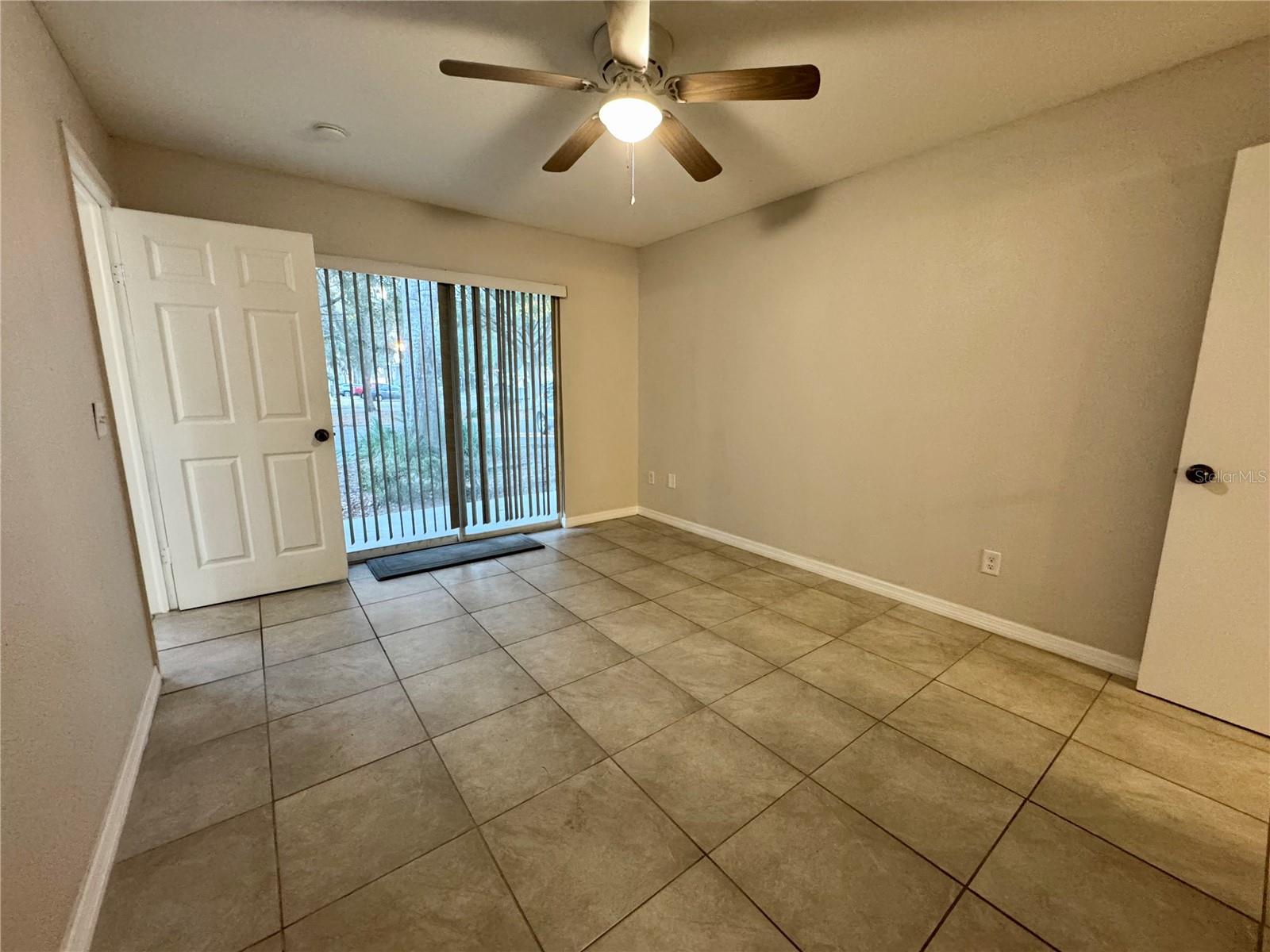 SIVER SPGS SHORES UN 40 - Residential