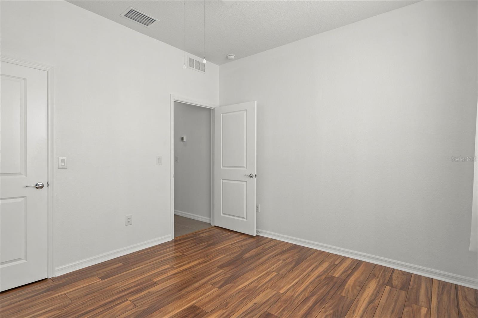 HERNANDO OAKS PH 3 - Residential