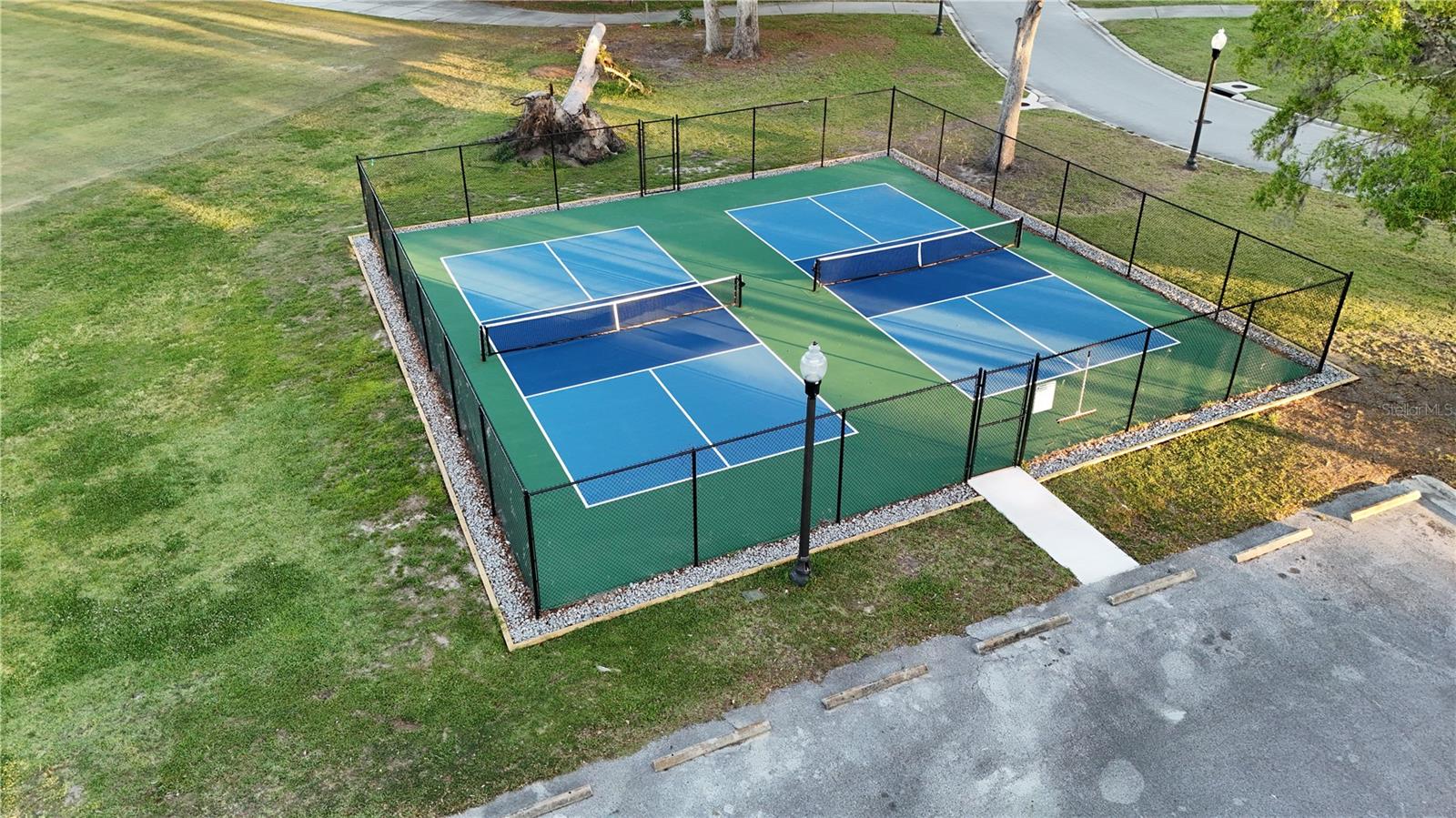 HERNANDO OAKS PH 3 - Residential