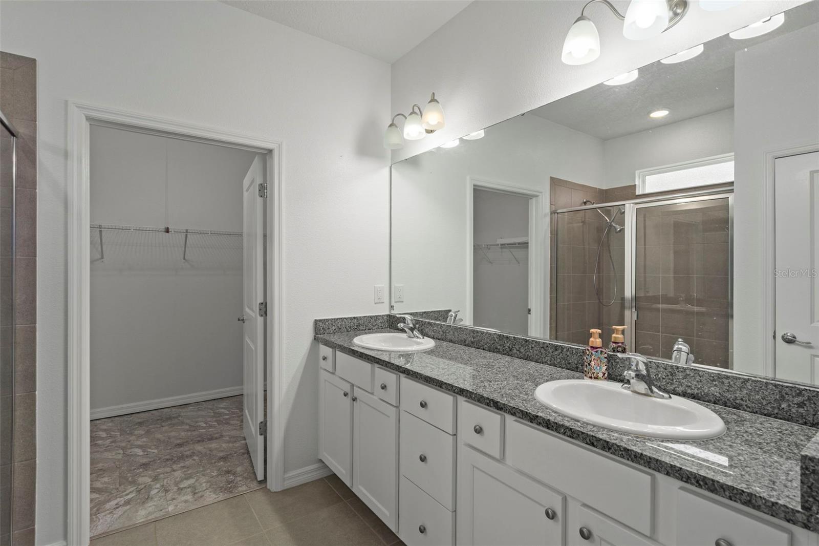 HERNANDO OAKS PH 3 - Residential