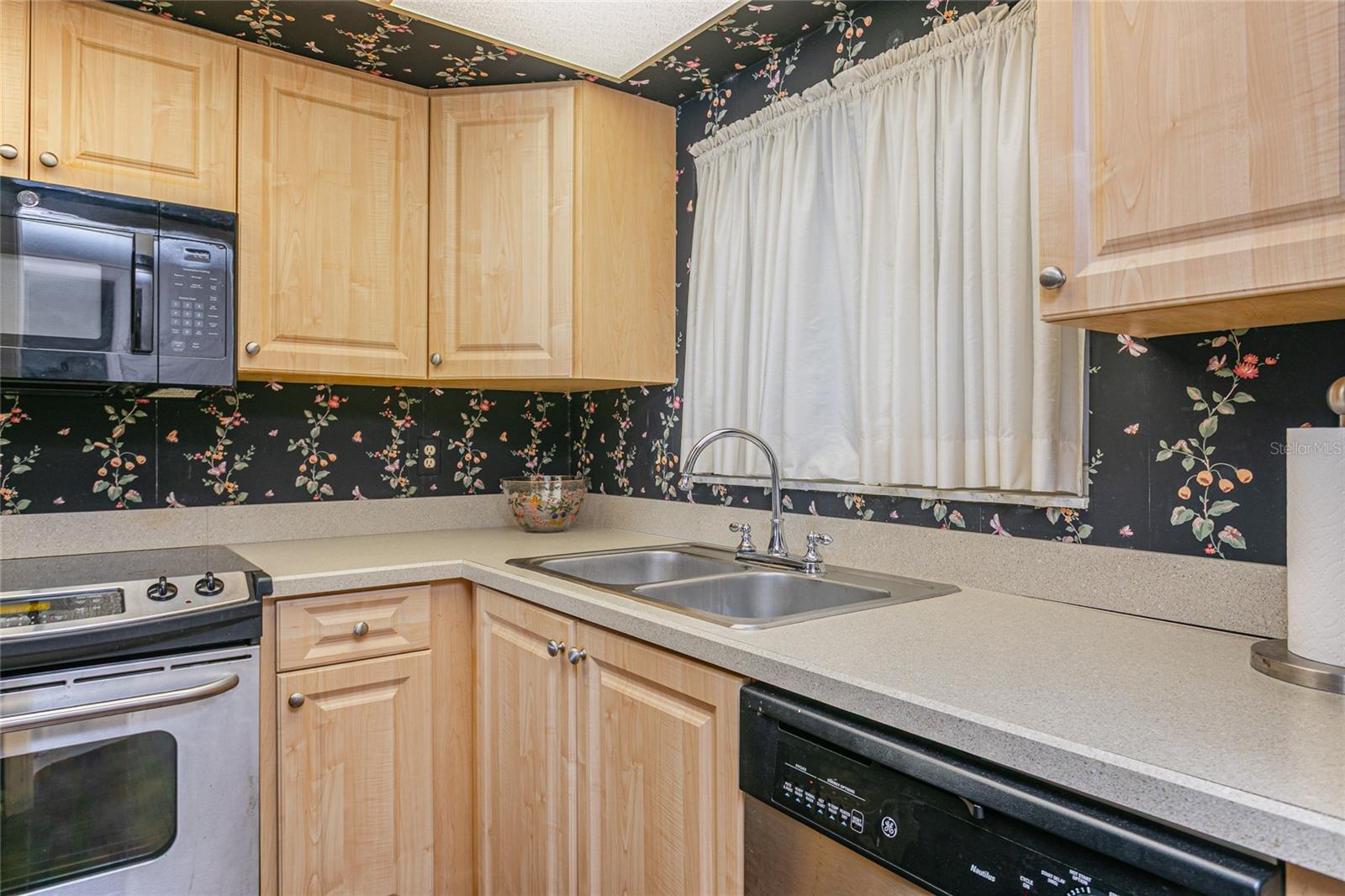 VENICE SANDS - Residential