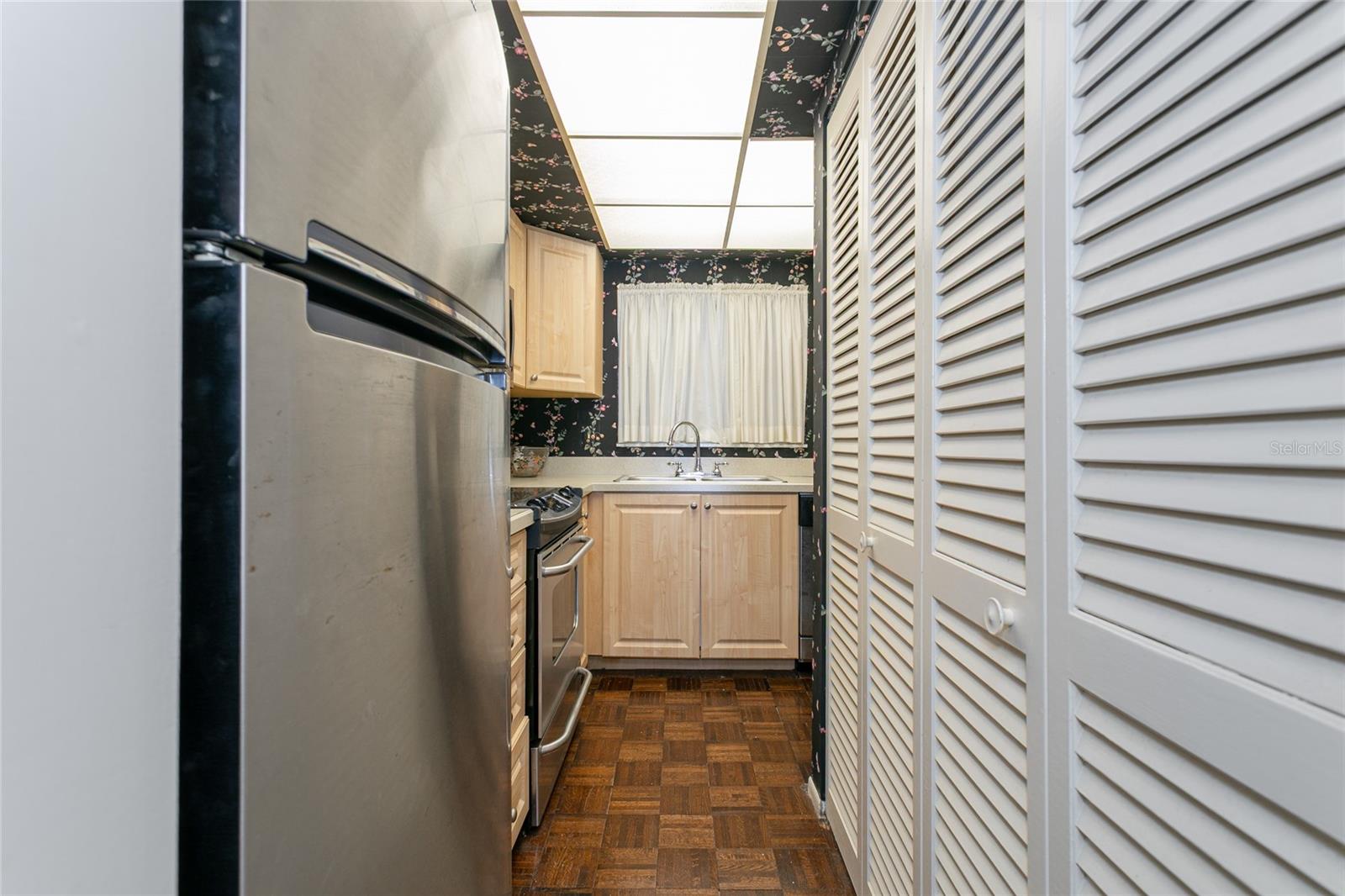 VENICE SANDS - Residential