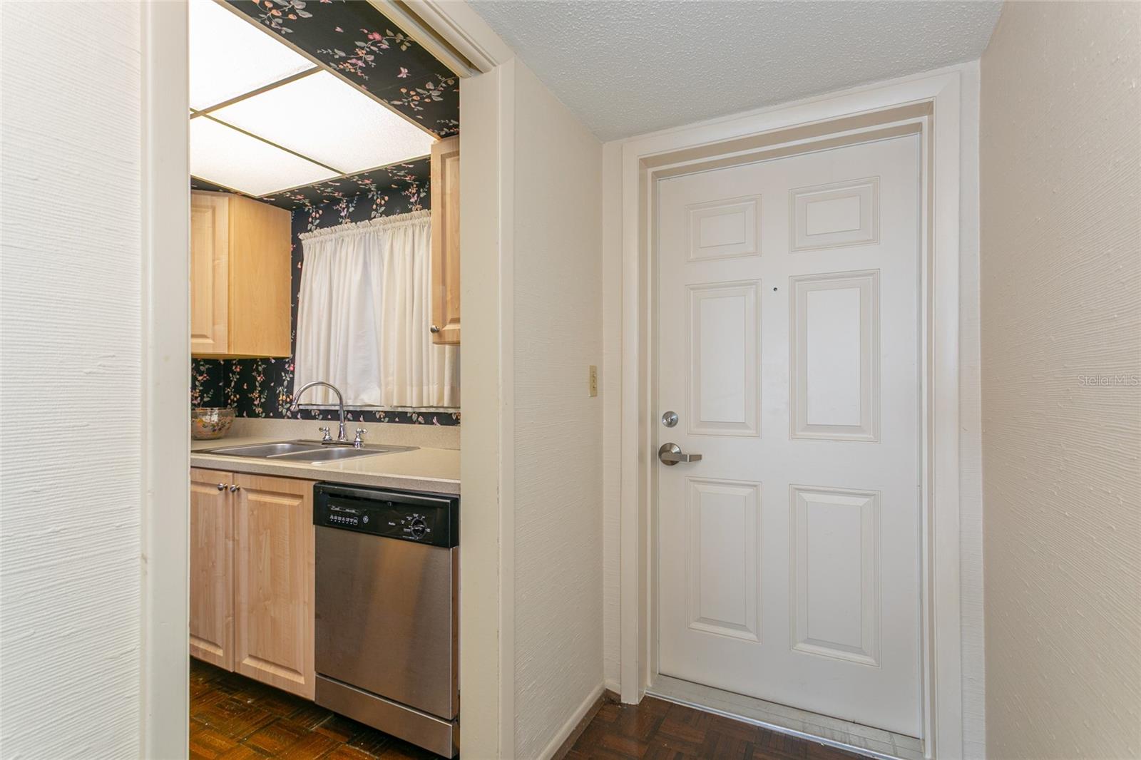 VENICE SANDS - Residential