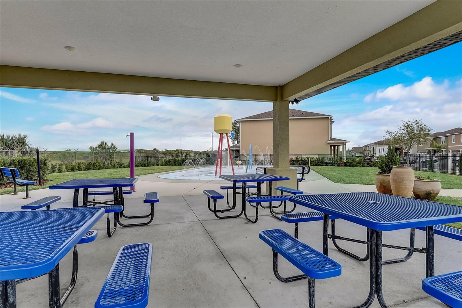 RIVIERA BELLA UN 9A - Residential