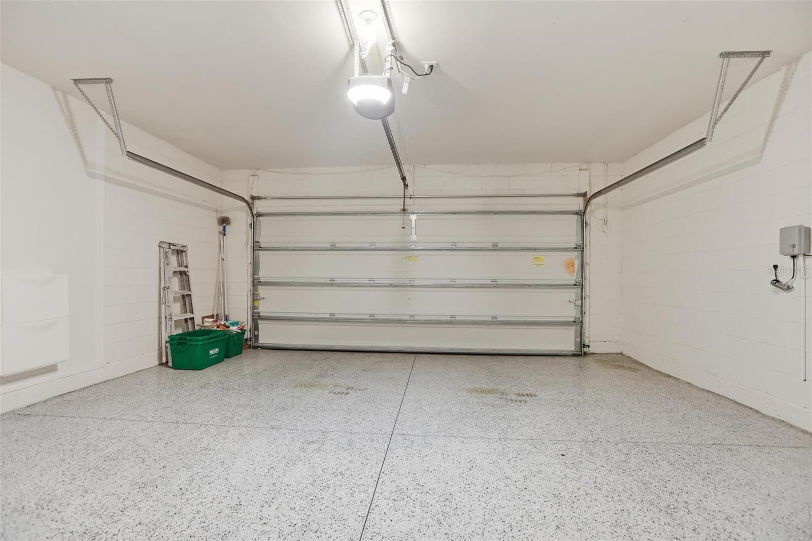 RIVIERA BELLA UN 9A - Residential