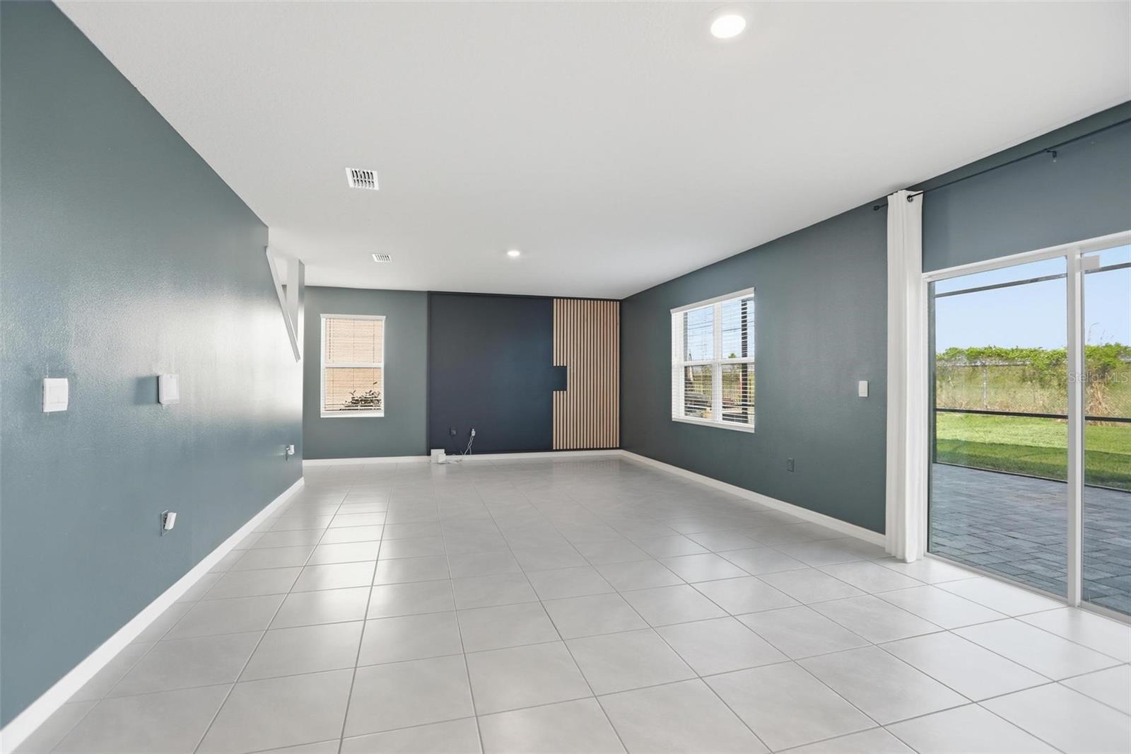 RIVIERA BELLA UN 9A - Residential