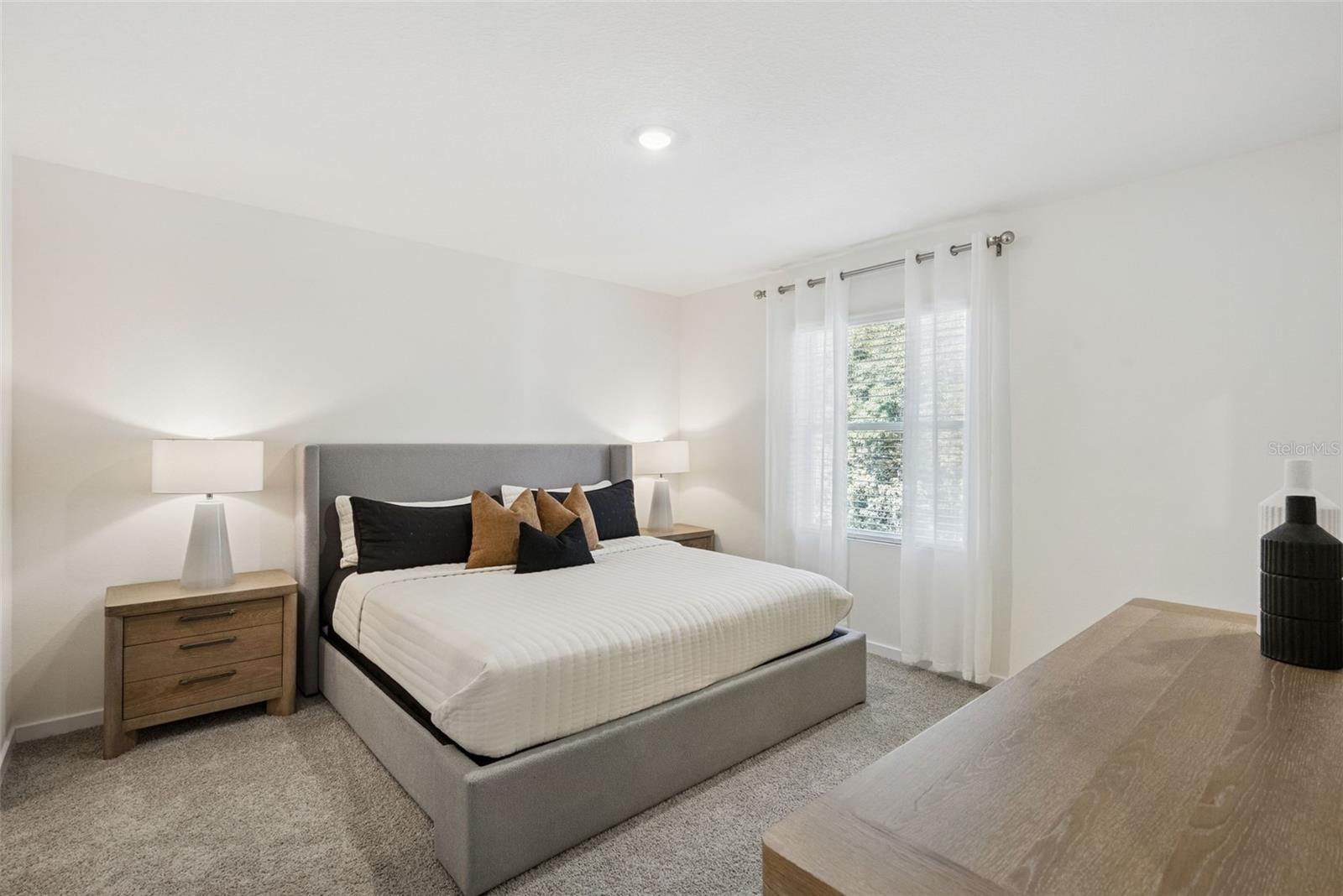 OAK POINTE - Residential