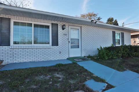 A home in LAKE WALES