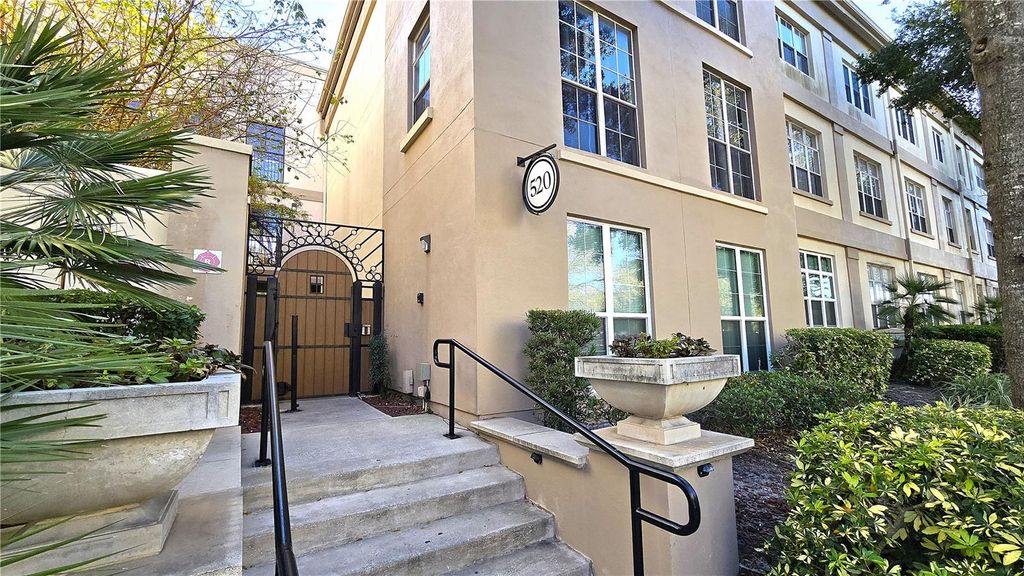 Photo of 520 S Armenia Avenue #1238, Tampa, FL 33609 (MLS # TB8480438)