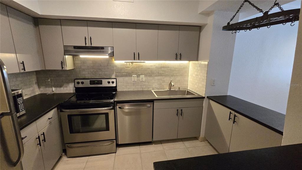 Photo of 520 S Armenia Avenue #1238, Tampa, FL 33609 (MLS # TB8480438)