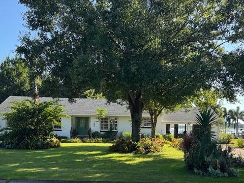 Photo of 108 Lake Sears Drive, Winter Haven, FL 33880 (MLS # TB8447823)