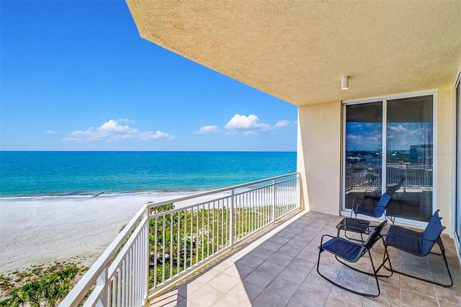 SERENO CONDO - Residential