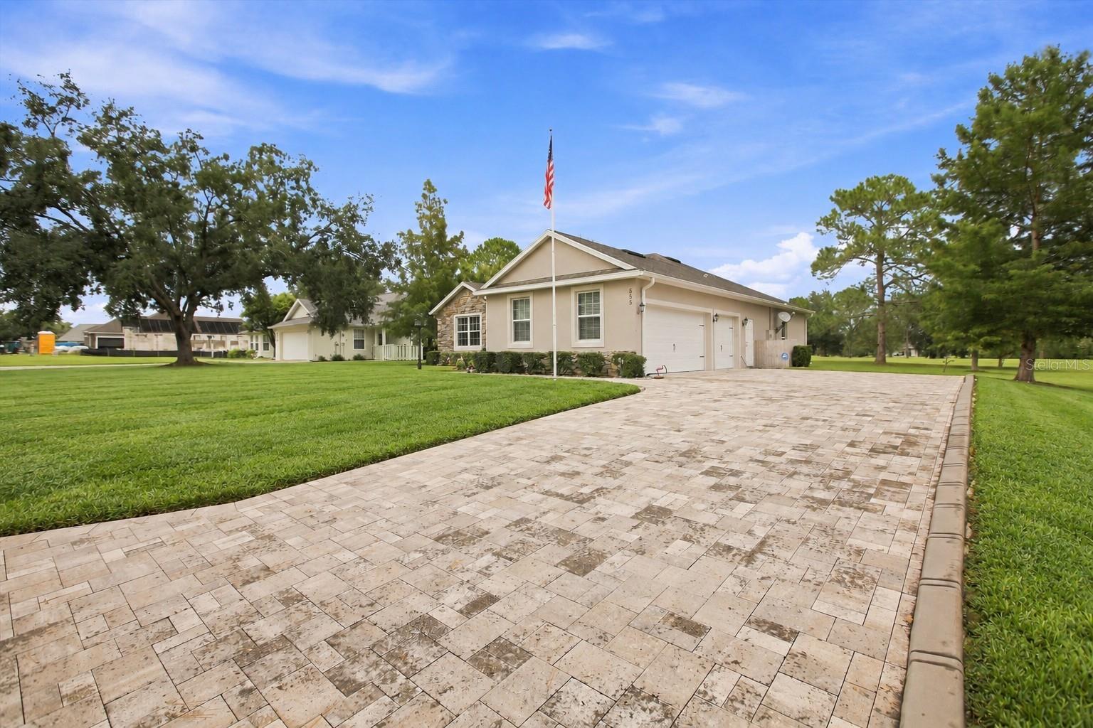 555 DOWLING CIRCLE