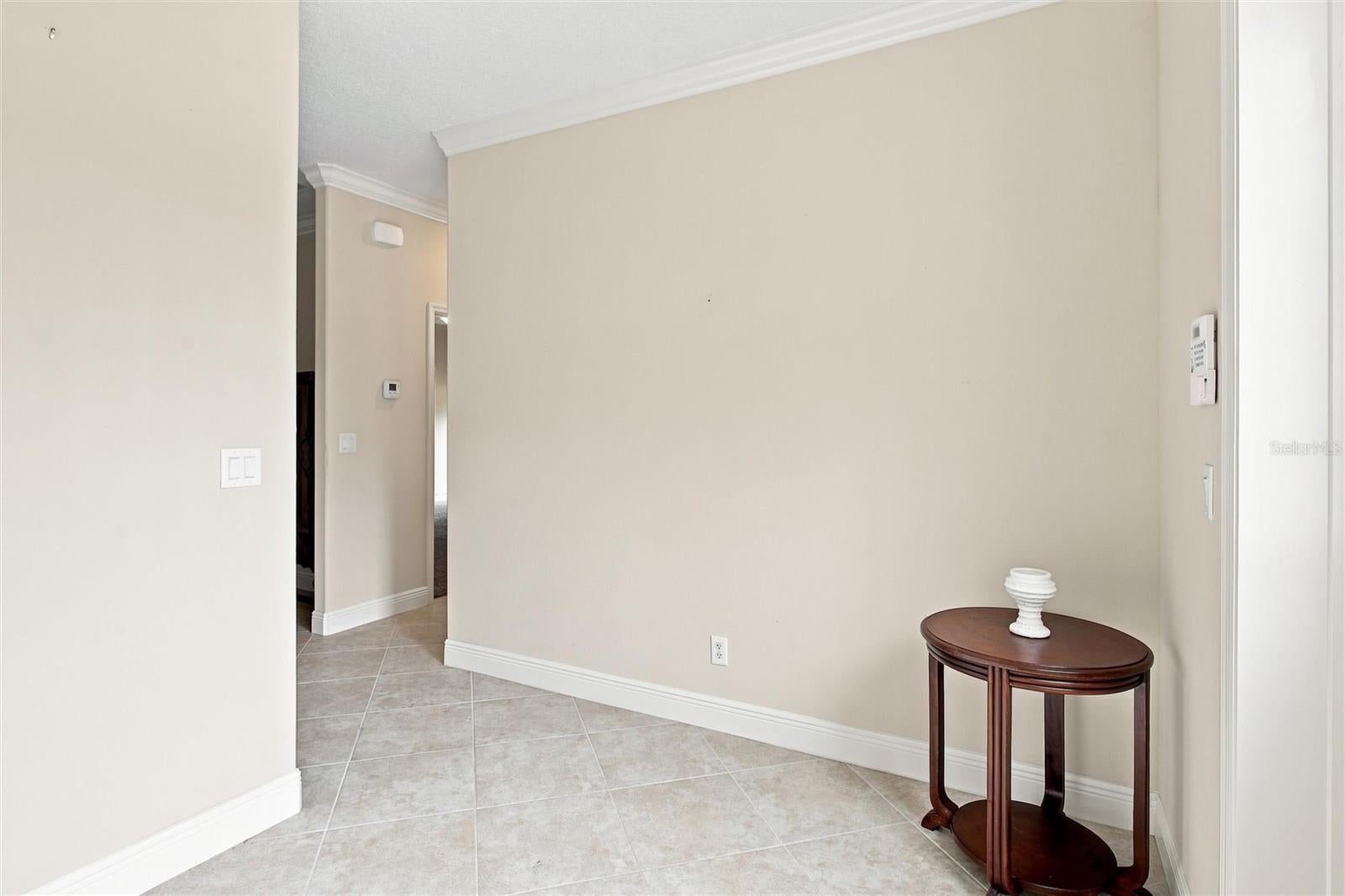 555 DOWLING CIRCLE
