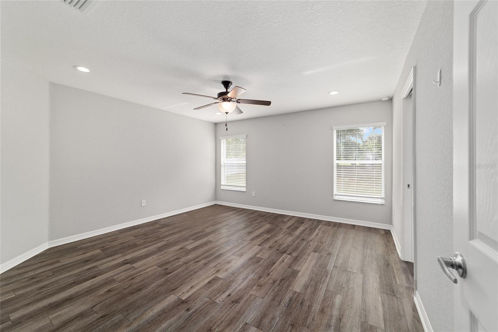 SUMMERCREST - Residential
