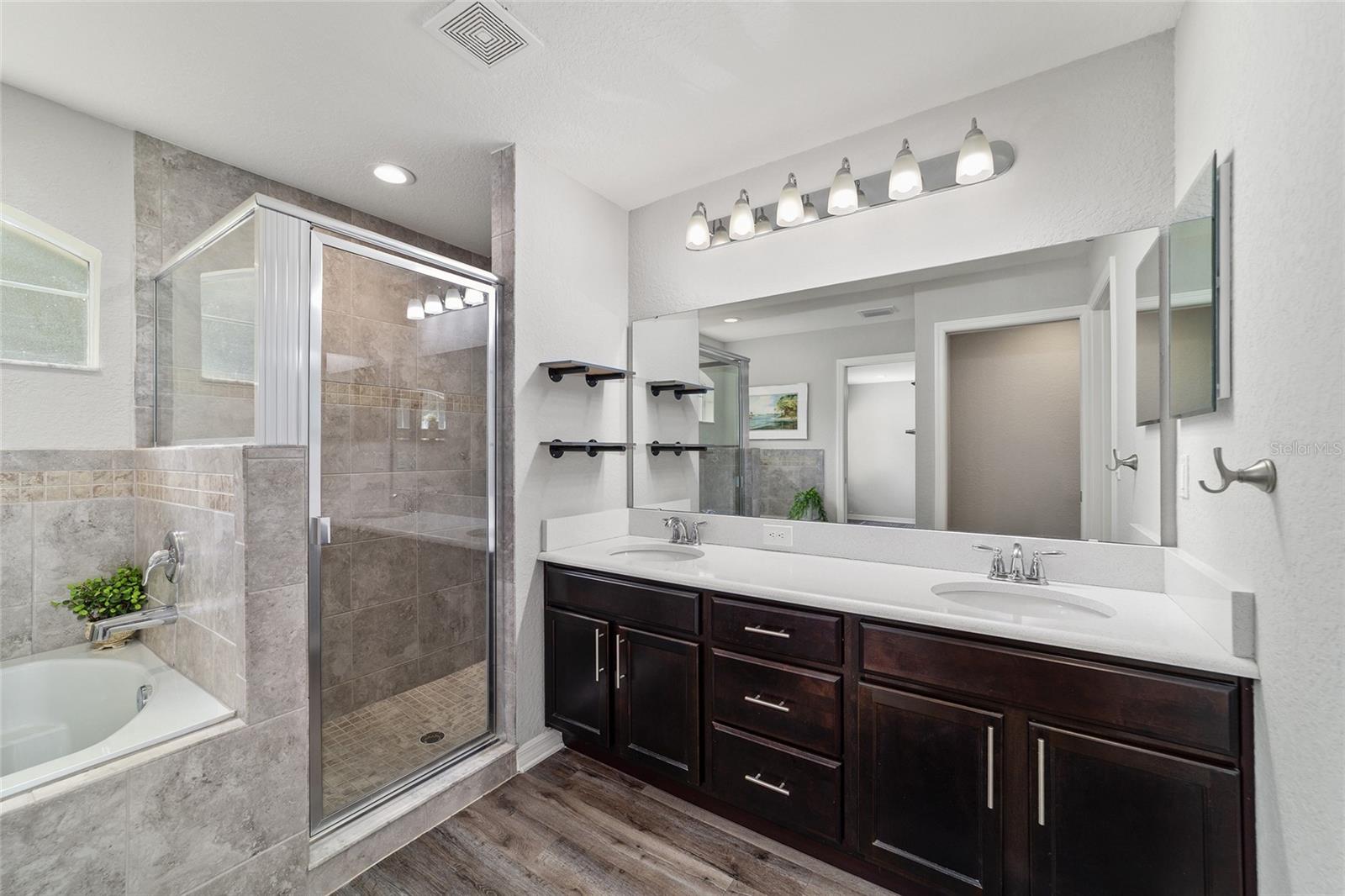 SUMMERCREST - Residential