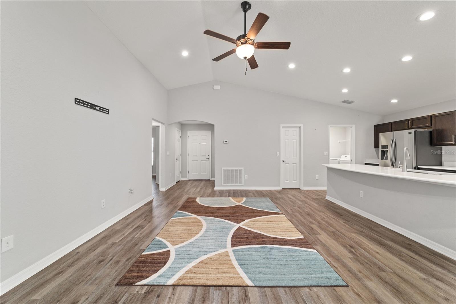 SUMMERCREST - Residential