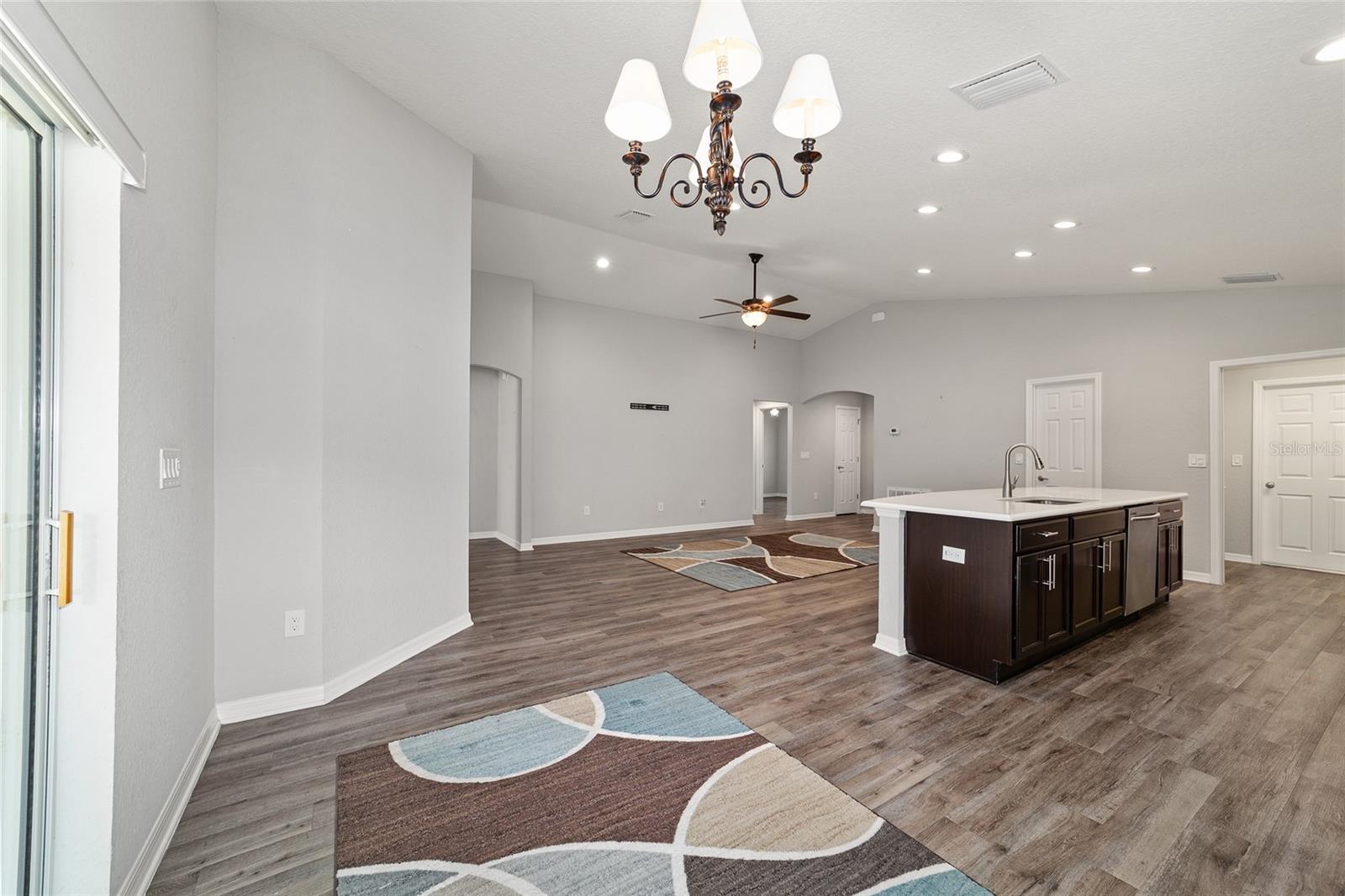 SUMMERCREST - Residential