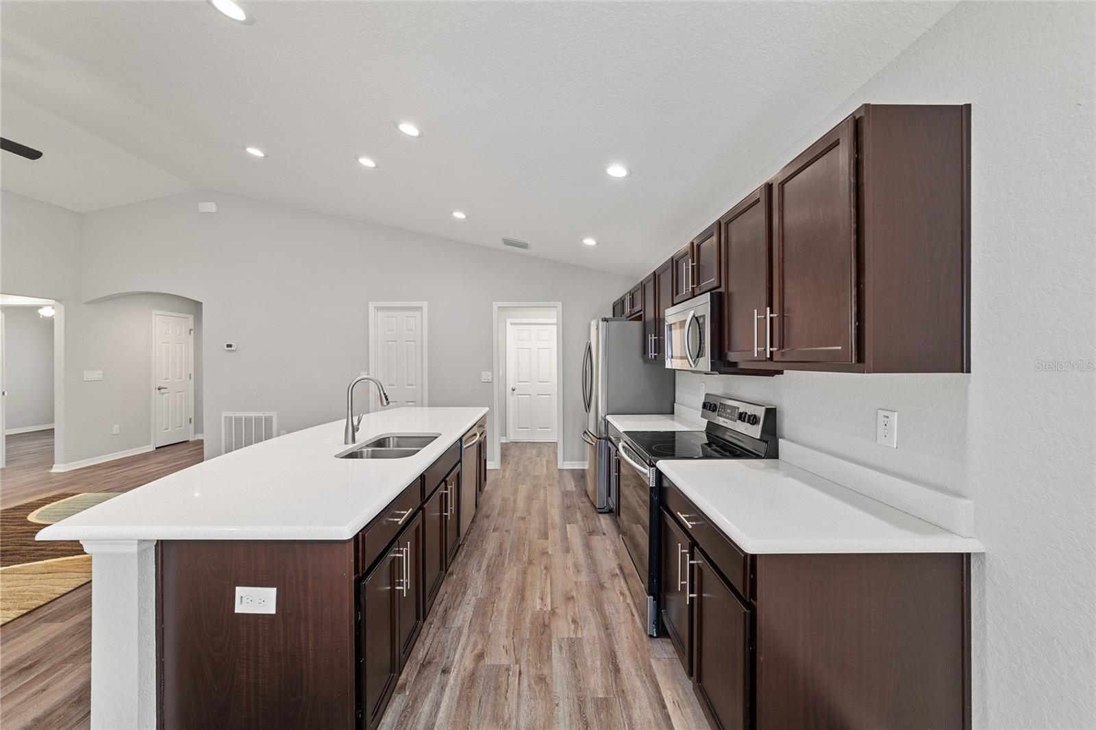 SUMMERCREST - Residential