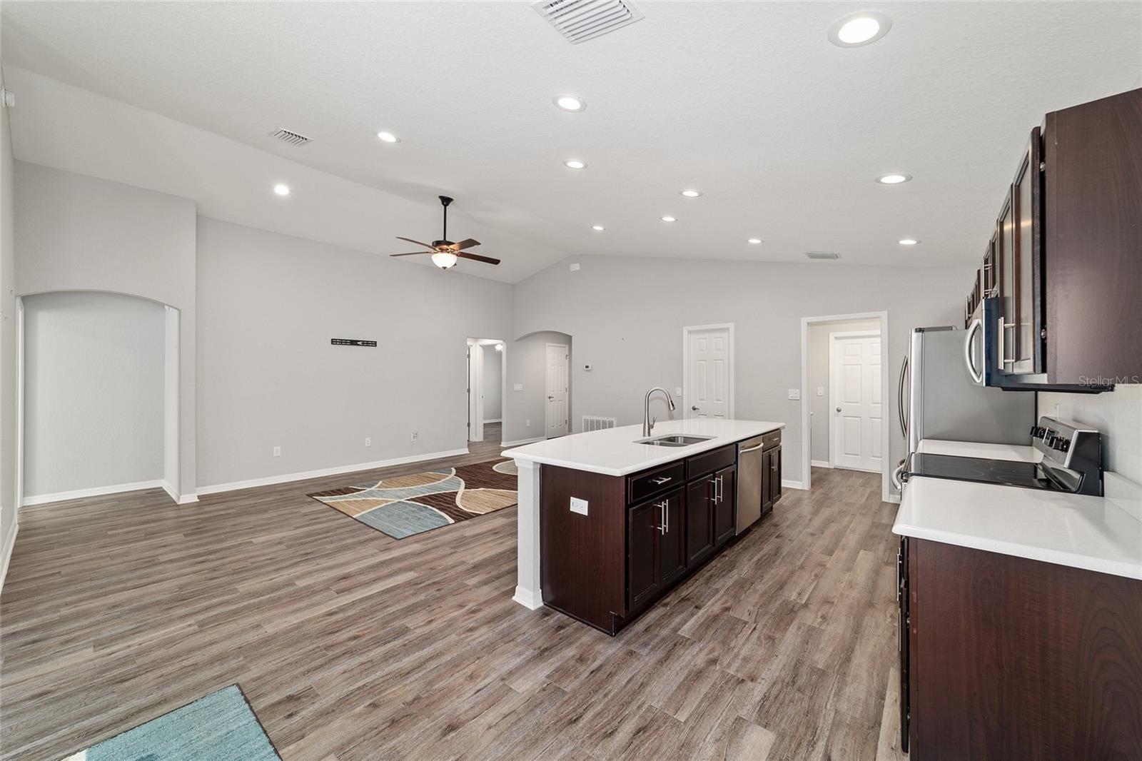 SUMMERCREST - Residential