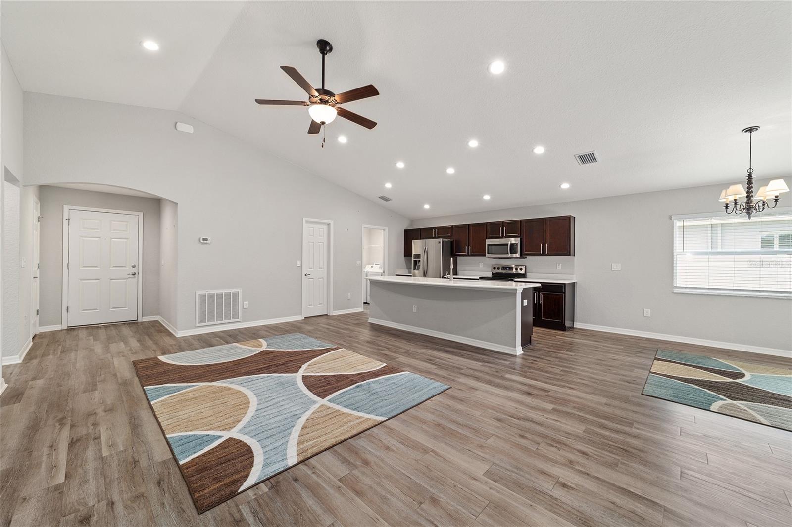 SUMMERCREST - Residential
