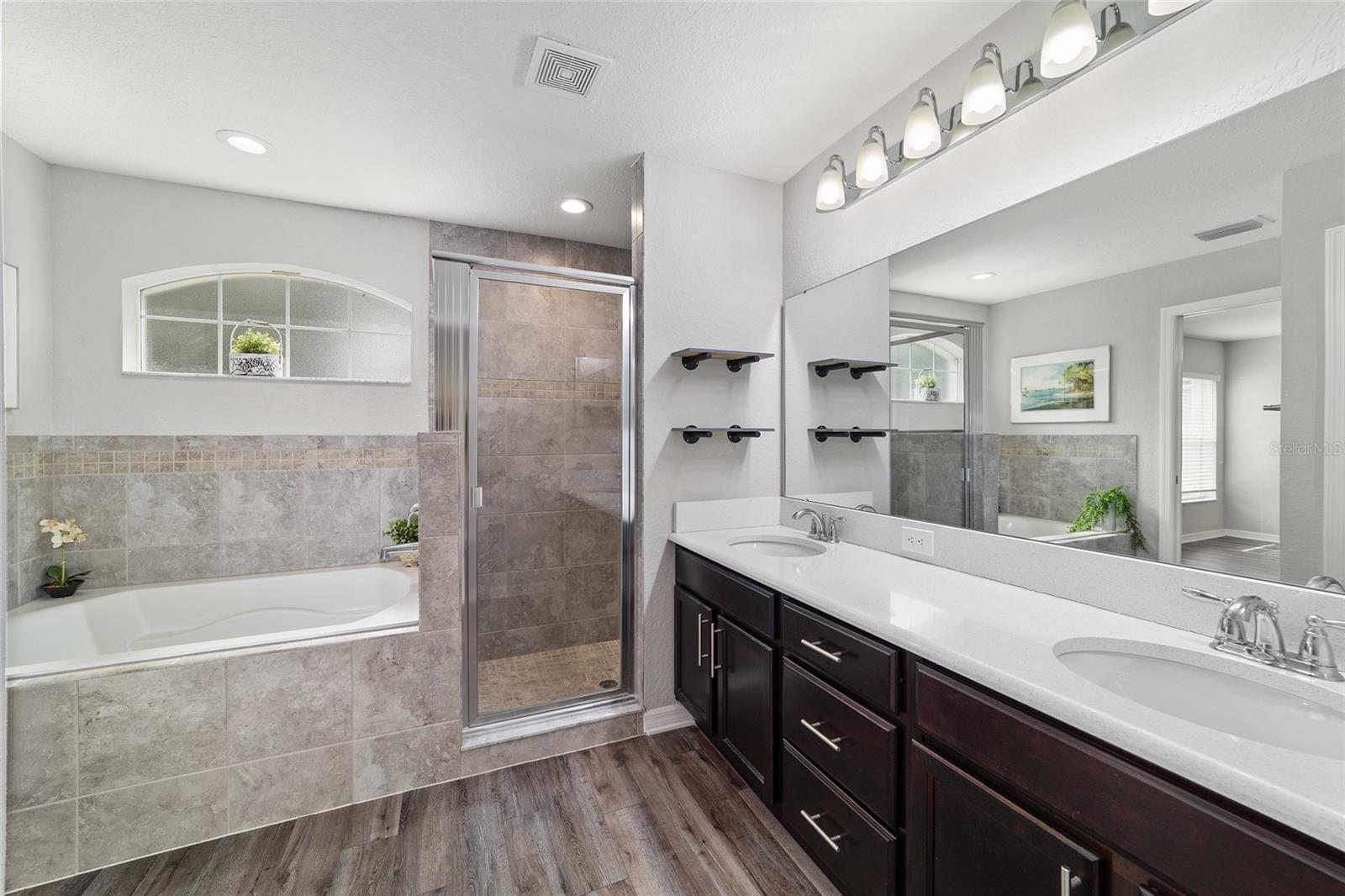 SUMMERCREST - Residential