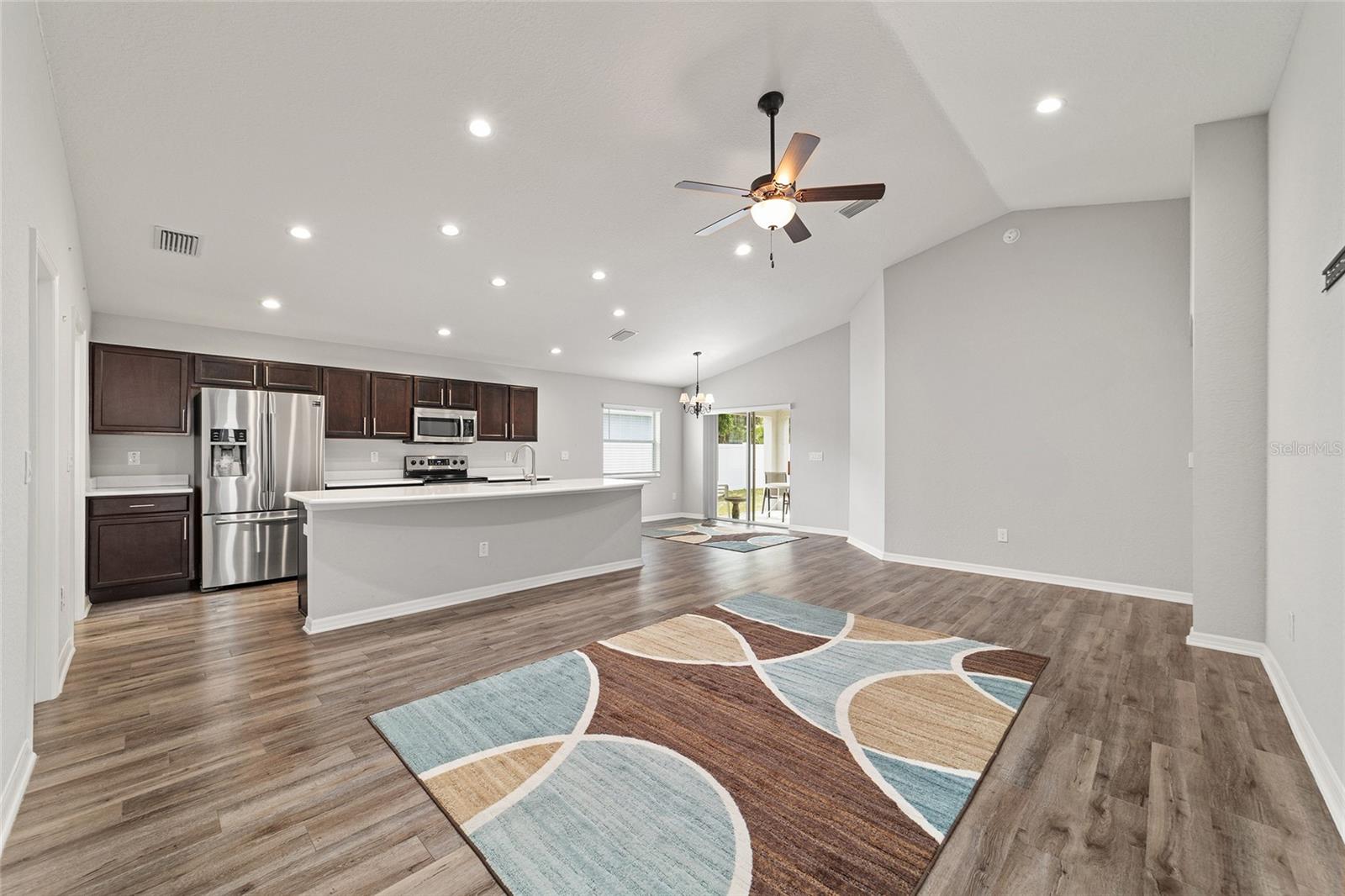 SUMMERCREST - Residential