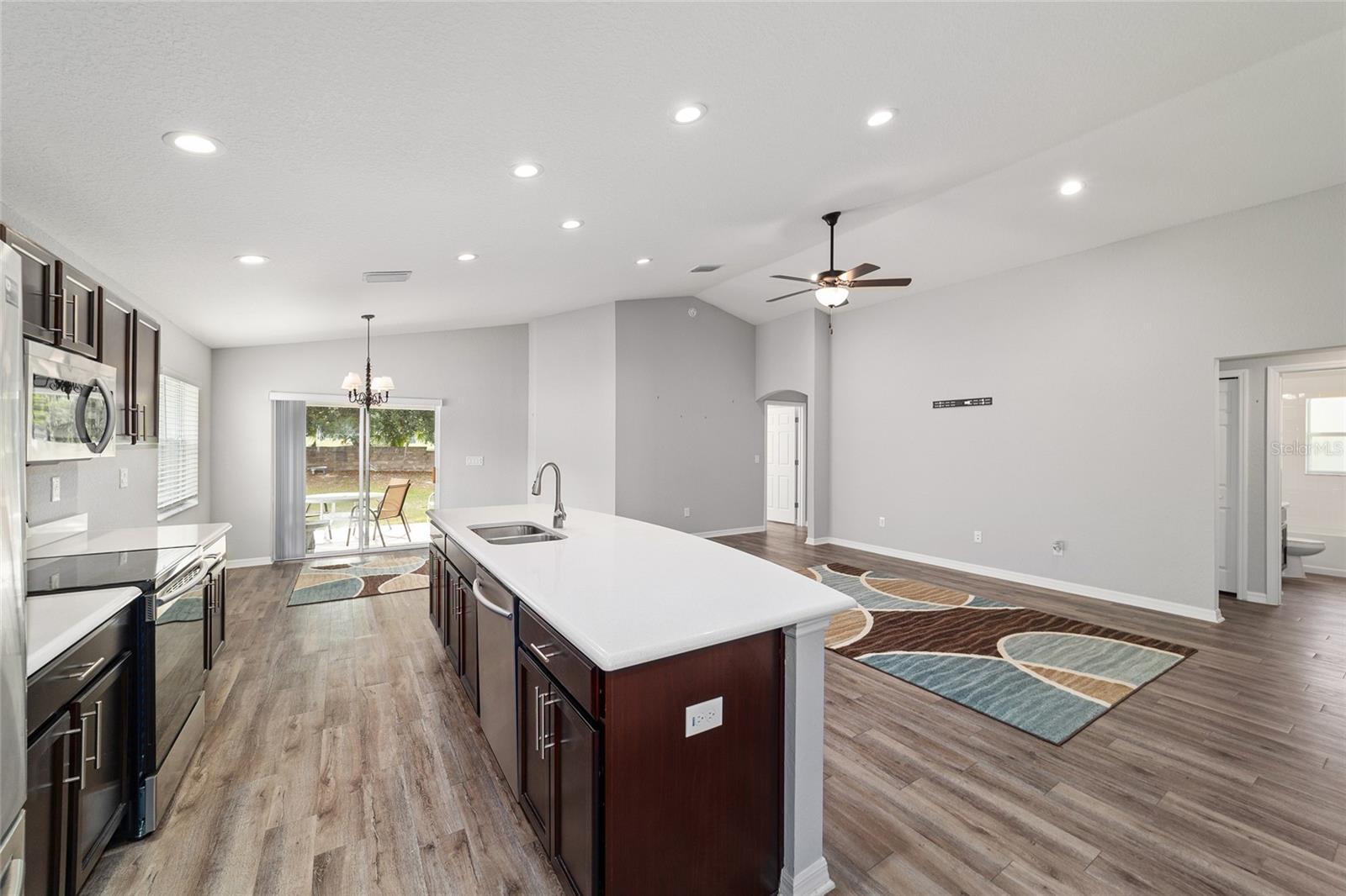 SUMMERCREST - Residential