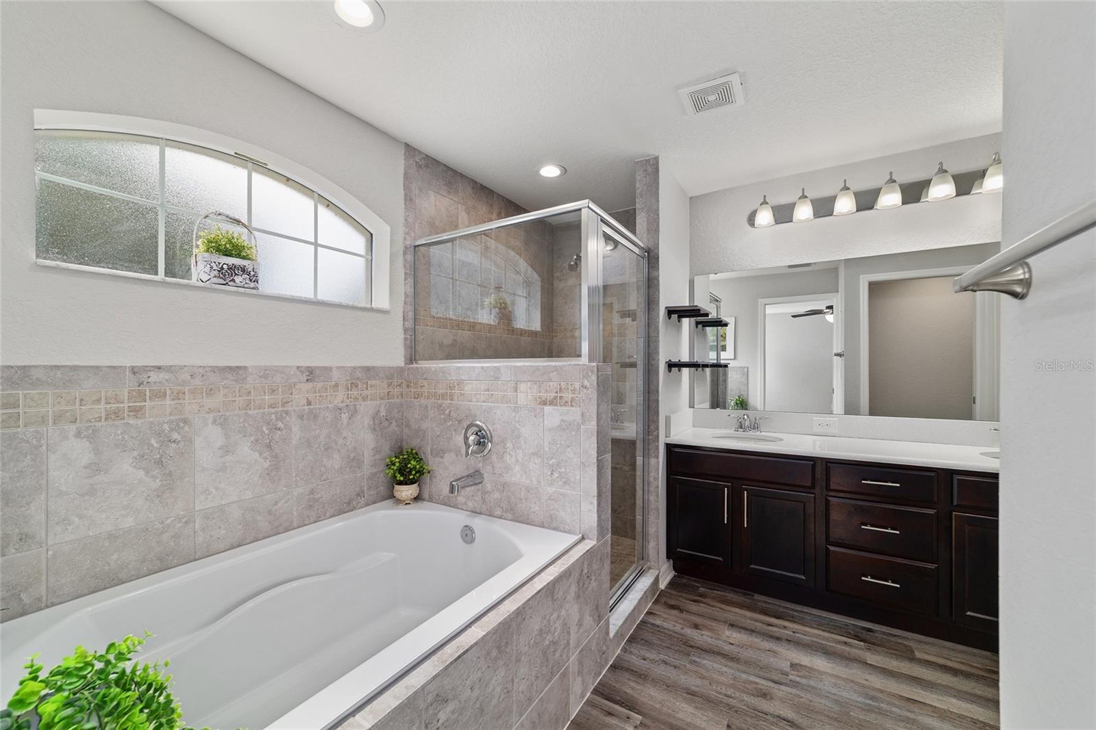 SUMMERCREST - Residential