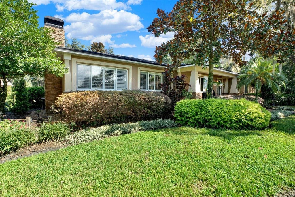 Photo of 302 Belle Terre Avenue, Temple Terrace, FL 33617 (MLS # TB8541949)