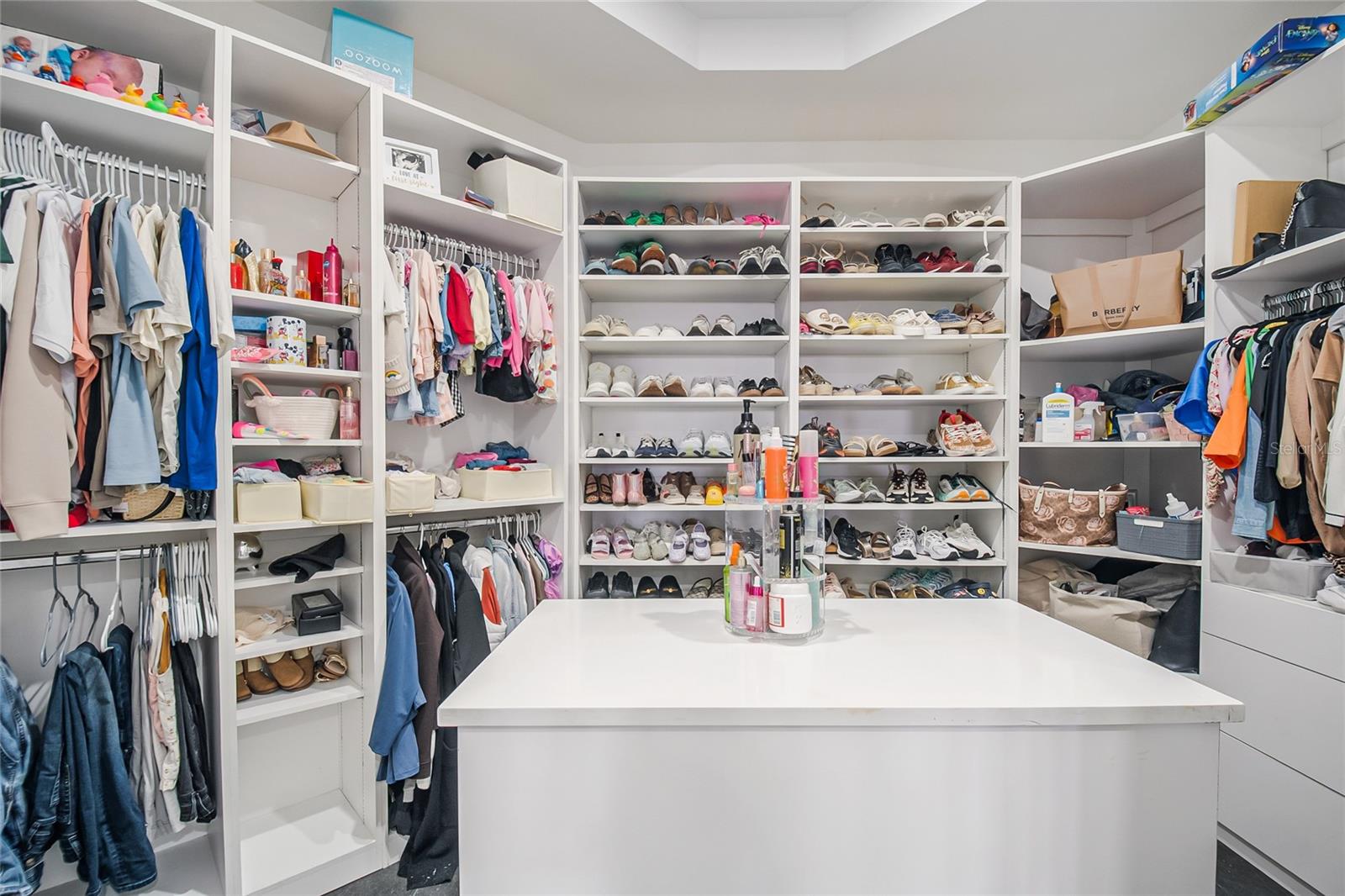 CHISHOLM TRAILS - Residential